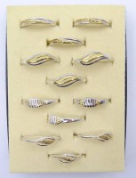 Los  <br>Konvolut Modeschmuck Ringe, bicolorfarbig, Juweliersauflösung, ungetragen