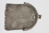 Los 11030 <br>kl. Kettentasche, 800er Silber, 21,5gr., 6,5 x 5,5cm.