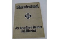 Auktion 338 / Los 3042 <br>Grossband "Ehrendenkmal der deutschen Armee und Marine", illustriert und mit Karten,anbei 3 Falttafeln, 34x27 cm