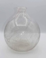 Los 10048 <br>bauchige Kunstglasvase, Abriss, H-23cm.