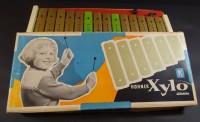 Hohner Kinderxylophon in orig. Karton, ein Holzhammer abgebrochen