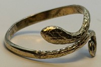 Auktion 373 / Los 1030 <br>Schlangenring, Silber 925/000 vergoldet, 1,3g., RG 52 (offene Ringschiene)