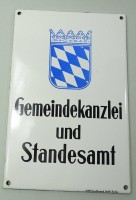 Emailleschild, "Gemeindekanzlei und Standesamt, Duro-Emaillewerk Dachau, 30 x 20,3 cm, an den Rändern abgerieben