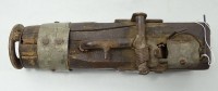 Schussapparat um 1860 für Wühlmäuse etc., L. 18 cm, mit Altersspuren, Holz rissig und leicht beschädigt, Funktion nicht geprüft