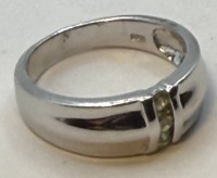 Auktion 370<br>Silberring mit 3 gr&uuml;ne Peridot, Sterlingsilber 925/000, 3,7g., RG 53/54