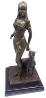Auktion 339 / Los 15036 <br>CÉSARO (XX)  gr. Bronze, Art Deko Mädchen mit Panther auf Marmorsockel, H-58 cm, 18,6 kg.