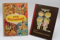 Auktion 339 / Los 3024 <br>2x div. Kinder-Bücher, Der Steinknabe und Unsere Heinzelmännchen, Gerbauchsspuren, 50/60er Jahre