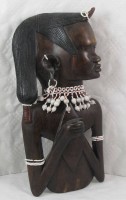 Auktion 339 / Los 15119 <br>Wandfigur, Afrikanerin mit Muschelkette, H-30,5cm