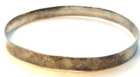 Auktion 373 / Los 1007 <br>Armreif, Sterlingsilber 925/000 mit Hammerschlagdekor, ca. D. 7,0cm, , 12,8g.