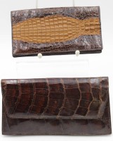 Auktion 339 / Los 13027 <br>2x flache Handtaschen, Krokoleder, älter, ca. 12,5 x 22,5cm u. 10 x 18,5cm, Tragespuren