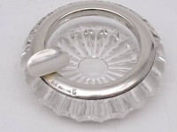 Auktion 339 / Los 10045 <br>kl. runder Aschenbecher mit Silberrand 925/000, D. 6,5cm