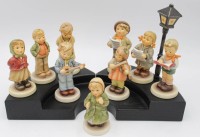 Los 9003 <br>9x div. Hummel-Club-Figuren, anbei Aufsteller, Goebel, Figuren ca. H-10cm.