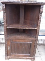 Los 14001 <br>Gründerzeit-Eckschrank, Weichholz unter Farbe, Gebrauchsspuren, H-120 cm, B-110 cm, T-70 cm