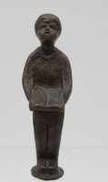 Los 15020 <br>Figur, singender Knabe, Bronze, H-14,8cm.