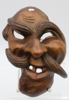 Auktion 340 / Los 15032 <br>Holz-Maske, Handarbeit, 23,8 x 15cm.