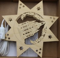 Los 16010 <br>Weihnachts-Fensterbild, Holznischel, Sachsen, orig. Karton, ca. D-30cm.
