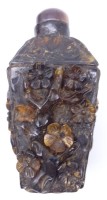 Los 15518 <br>gr. eckige Snuff-Bottle, Material?? (Bernstein?), sehr leicht,  H-9,5 cm, B-4 cm