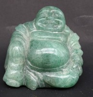 Los 15523 <br>Kleiner sitzender Buddha aus Stein ( Jade ) ? H. 4,5 cm B. 6 cm