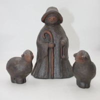 Los 9018 <br>Schäfer mit 2 Schafen, G.Schauneweg Worpswede, Schäfer H-26cm. 1xSchaf am Ohr bestossen