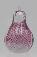 Los 10026 <br>Paperweight in Form einer Birne, Murano ?, Luftblasen, H-10,5cm.