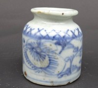 Los 15546 <br>kleines Gefäß/Tintenfass blau weiß aus Keramik