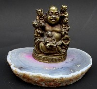 Auktion 340 / Los 15547 <br>kleine Buddha- Figur auf Achatplatte H. 8,5cm B. 12 cm