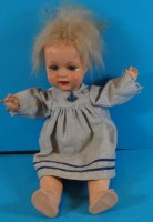 Los 12051 <br>Massepuppe "K&ouml;nig&amp;Wernecke", H&auml;nde besch&auml;digt, H-32 cm