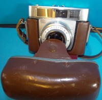 Auktion 340 / Los 16036 <br>Kamera "Zeiss Ikon" Comtessa, mit orig. Zeiss Tessar in Tasche