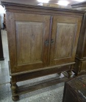 Auktion  / Los 14016 <br>+Barocker Eiche Stollenschrank, zerlegbar173x150x60 cm, 2tg.