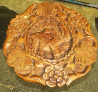 Auktion  / Los 14027 <br>kl. afrikan. Blumenhocker, beschnitrzt mit Elefanten, H-35 cm, D-38 cm