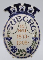 Los 9033 <br>Wand-Plakette, Tuborg 13. Mai 1873-1908, Copenhagen, Aluminia, 23,5 x 16,5cm.
