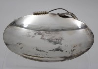 Los 11046 <br>kl. Schale auf Stand, 90er Auflage, Danmark, angelaufen, H-3,9cm B-16cm.