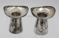 Los 11047 <br>Paar Design-Leuchter, Dänemark, versilbert, ca. H-7cm.