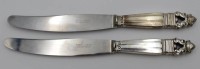 Auktion 340 / Los 11051 <br>2x Messer, Georg Jensen, König-Acorn, 830er Silber-Griffe, L-24,8cm.