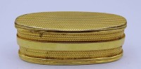 Auktion 500015 / Los  <br>kleine Behältnis aus Messing Oval verziert B. 6. cm H. 2,3 cm