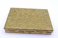 Auktion 500015 / Los  <br>kleine Puderdose mit Spiegel aus Metall B. 7 cm T. 4,8 cm 1,2 cm
