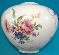 Auktion 500014 / Los  <br>bauchige Vase mit Blumendekor "Weimar" Dekor Jutta, H-16 cm, D-19 cm