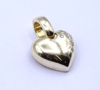 Los  <br>Herzanhänger mit klaren Steinen, Silber 925/000 - vergoldet, 6,3g., 27x20mm