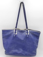 Auktion  / Los 13011 <br>Damenhandtasche, Longchamps Paris, blaues Leder, starke Tragespuren, ca. 30 x 42cm
