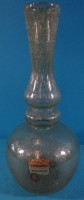 Auktion 500014 / Los  <br>Kunstglasvase mit Etikett, Handarbeit, H-25 cm