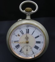 Los 2015 <br>Taschenuhr bez. im Uhrwerk mit MOERI´S PATENT 7547 / 780  , Metallgehäuse, Uhr steht Ø 56mm Emailliertes Zifferblatt beschädigt loses Stück im Gehäuse