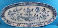 Los 8006 <br>grosse ovale  Hechtplatte "Meissen" Zwiebelmuster um 1860, Knaufschwerter durchschliffern, 60x28 cm!