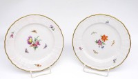 Los 8019 <br>2x kleine Dessertteller von KPM Berlin Dekor Blumen Insekten und Goldrand , 1. Wahl Ø 20,5 cm