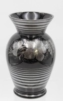 Los 10002 <br>Hyalithglas-Vase, silberfarbene Bemalung,  am Boden "B", 30er Jahre, H-19,8cm