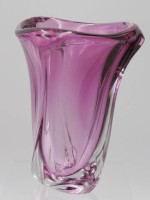 Auktion 341 / Los 10004 <br>Kunstglasvase, rosa/klar, undeutlich signiert, H-19,5cm