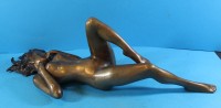 Auktion 341 / Los 15008 <br>grosse Bronze, liegender Akt, L-55 cm