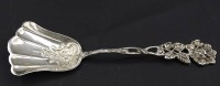 Auktion 341 / Los 11030 <br>Dessertlöffel Hildesheimer Rose in Silber, 0,835 Punziert , L. 11,2 cm , 12,5 g
