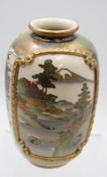 Los 15509 <br>Vase, Japan, gemarkt, Geisha und Landschaftsdekor. ca. H-19cm.