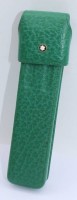Auktion 341 / Los 16023 <br>Mont Blanc Lederetui für 2 Schreibgeräte, neuwertig, grünes Leder,