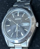 Auktion 345 / Los 2032 <br>Solar Uhr "Seiko"  in orig. Karton, Nr. 344739, V-1580AB0, guter Zustand, orig. Stahlband, Werk läuft
